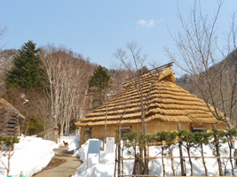 札幌市アイヌ文化交流センター サッポロピリカコタン02